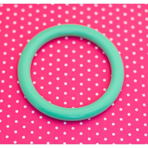 Vintage Green Halo Bangle by Avon 8 inch - P11 - Picture 1 of 3